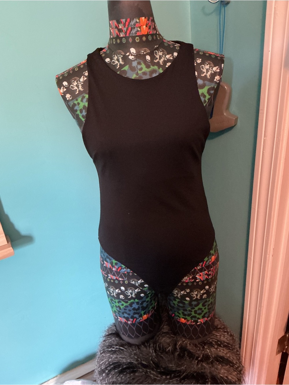 Zara Black Sleeveless Scoop Neck Bodysuit